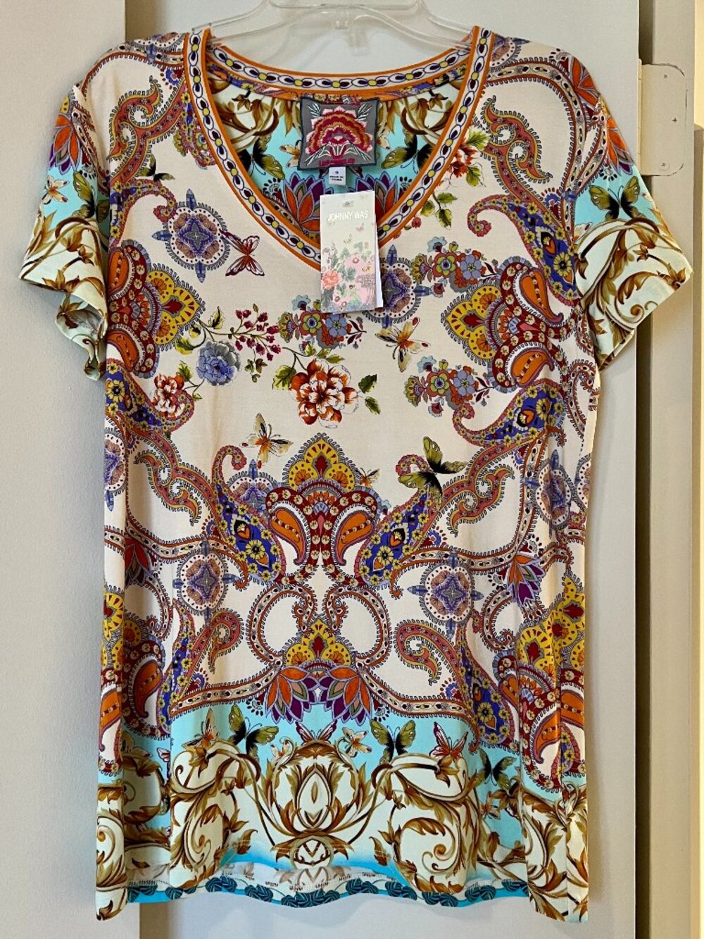 Johnny Was Janie Favorite V-Neck Tee - SCROLL size S